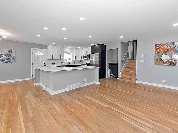 3rd image of 5430 Grange Ave