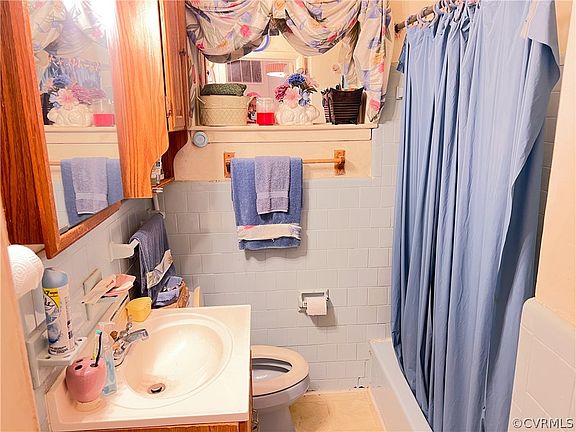 4th image of 708 Vellines Ave