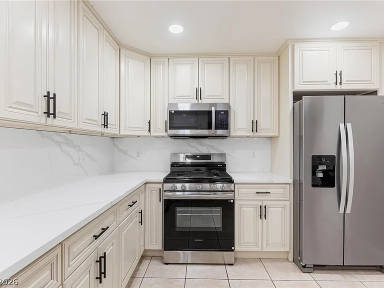 3647 McMurty Ct — Photo 11