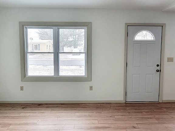5th image of 1228 Garden Ln
