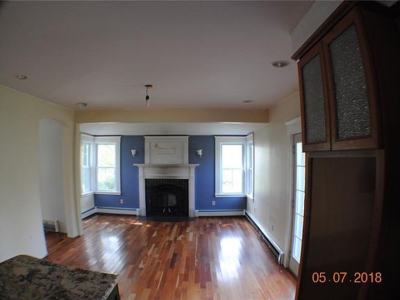 4th image of 661 Whipple Ave