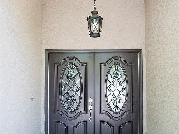 5th image of 5035 Lakewood Drive