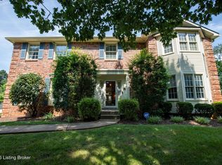 9113 Holly Springs Ct, Lyndon, KY 40242