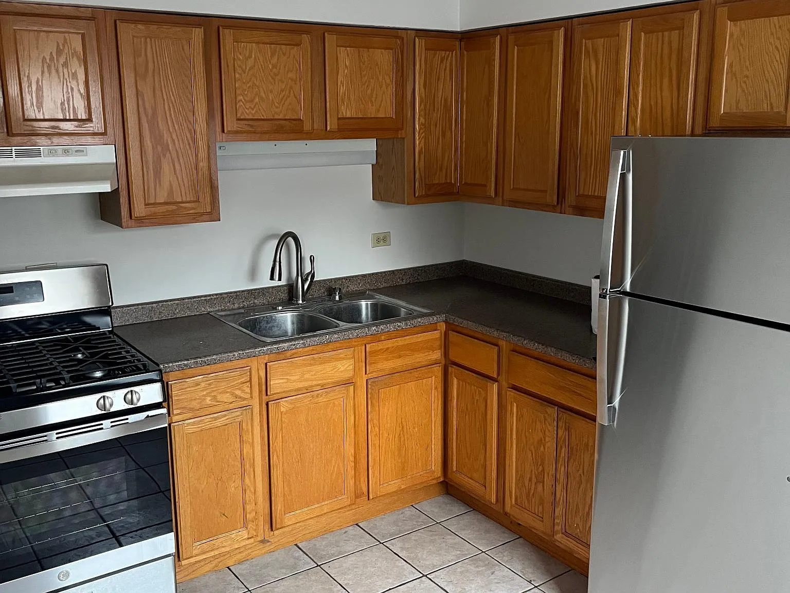 437 Graceland Ave — Photo 3