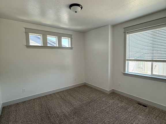 Primary Bedroom - Main Floor