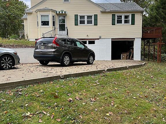 3rd image of 142 Columbia Ave