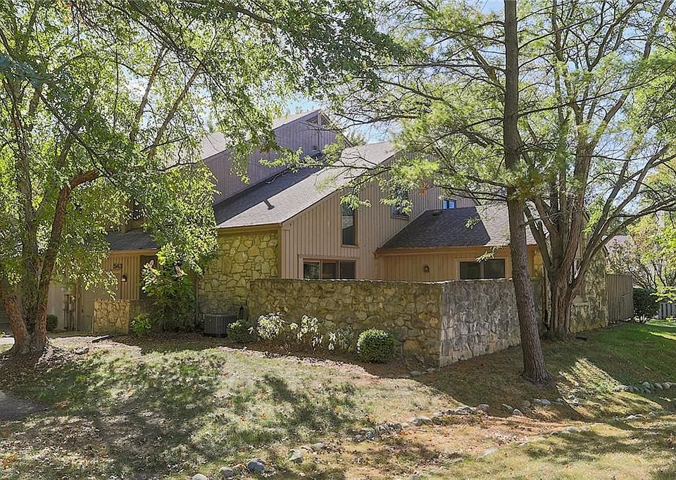 1st image of 543 Conner Creek Dr