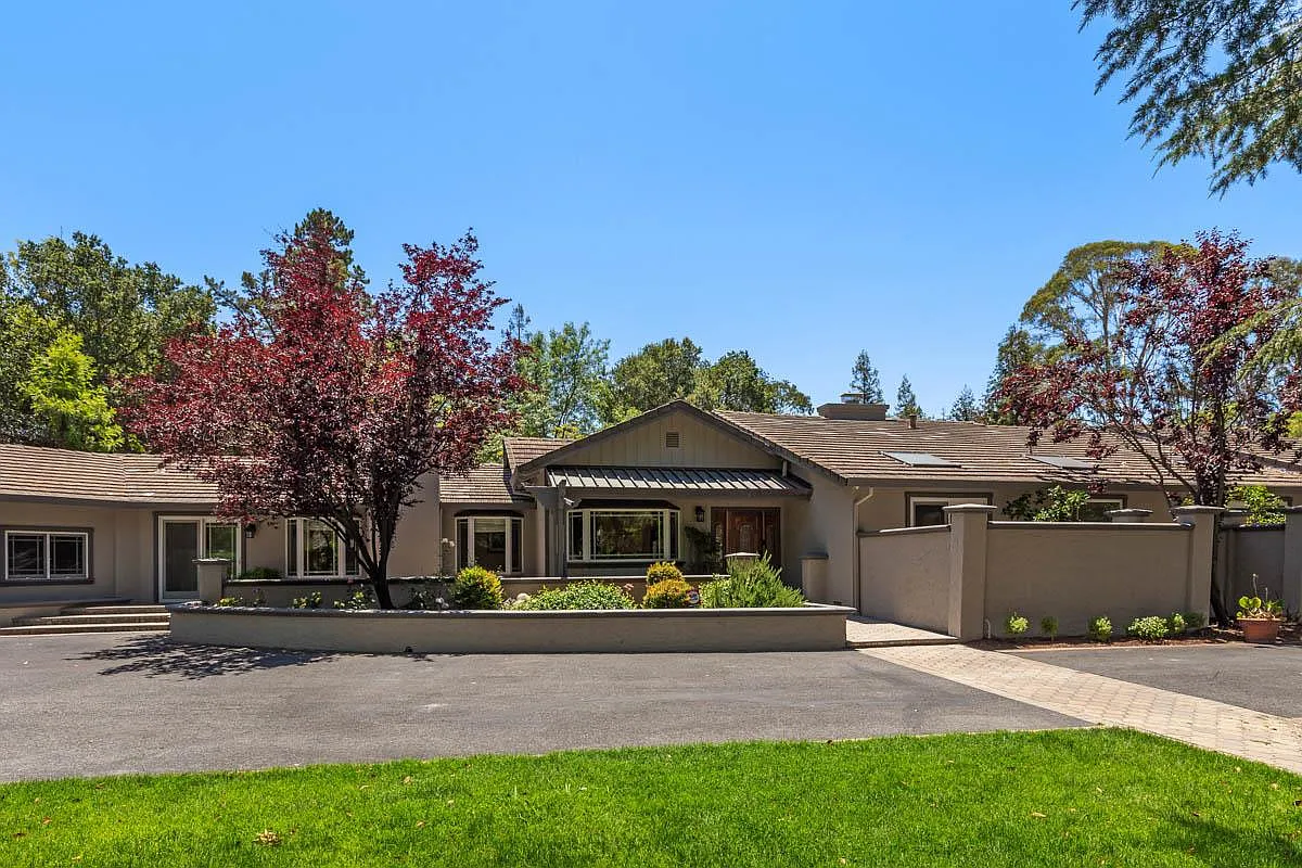 24288 Dawnridge Dr photo 1