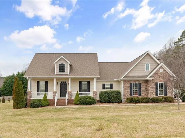 6978 Simmons Rd, Rural Hall, NC 27045