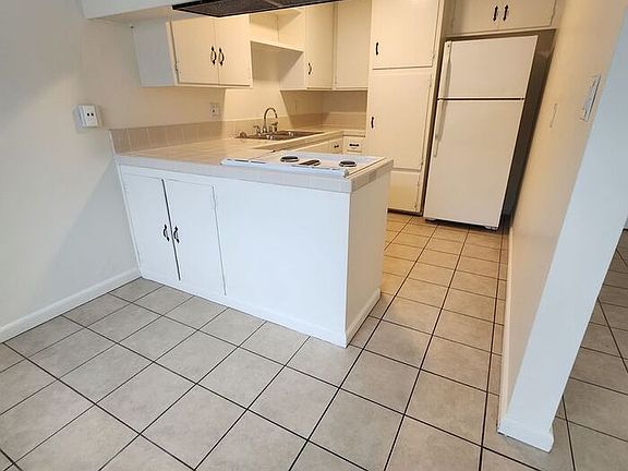5th image of 4453 Rosebud Ln APT B