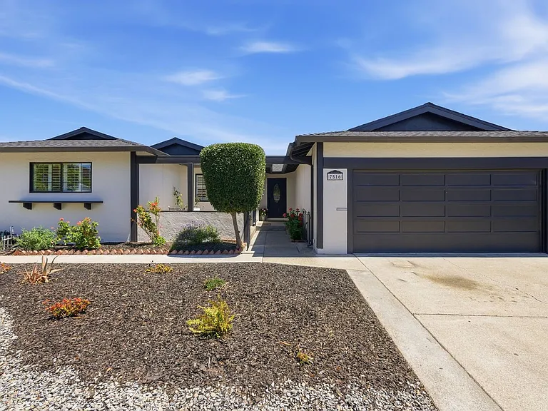 7516 Shady Hollow Dr — Photo 11
