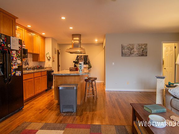 2nd image of 607 W Wrightwood Ave APT 402