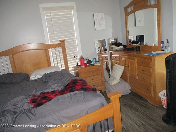 3rd image of 209 Mineral St