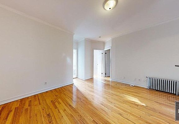 4th image of 240 Waverly Pl APT 36