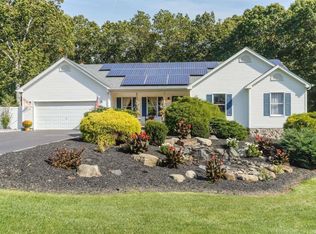 68 N Woods Rd, Baiting Hollow, NY 11933