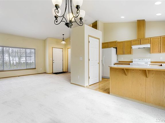5th image of 9312 16th Pl NE