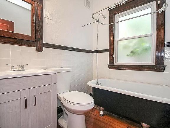 5th image of 1917 W 74th St #2