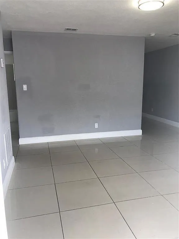 2 bed, 1.0 bath, 850 sqft, $1,950 — Photo 4