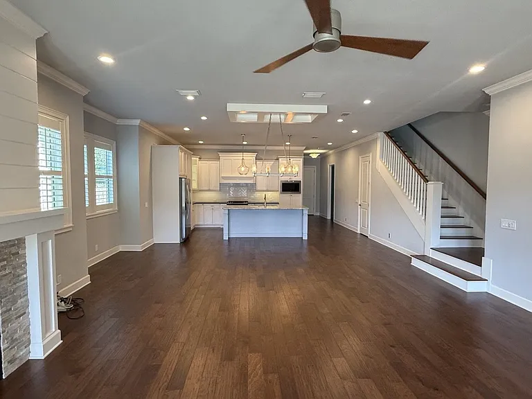 636 SW 128th Ter — Photo 5