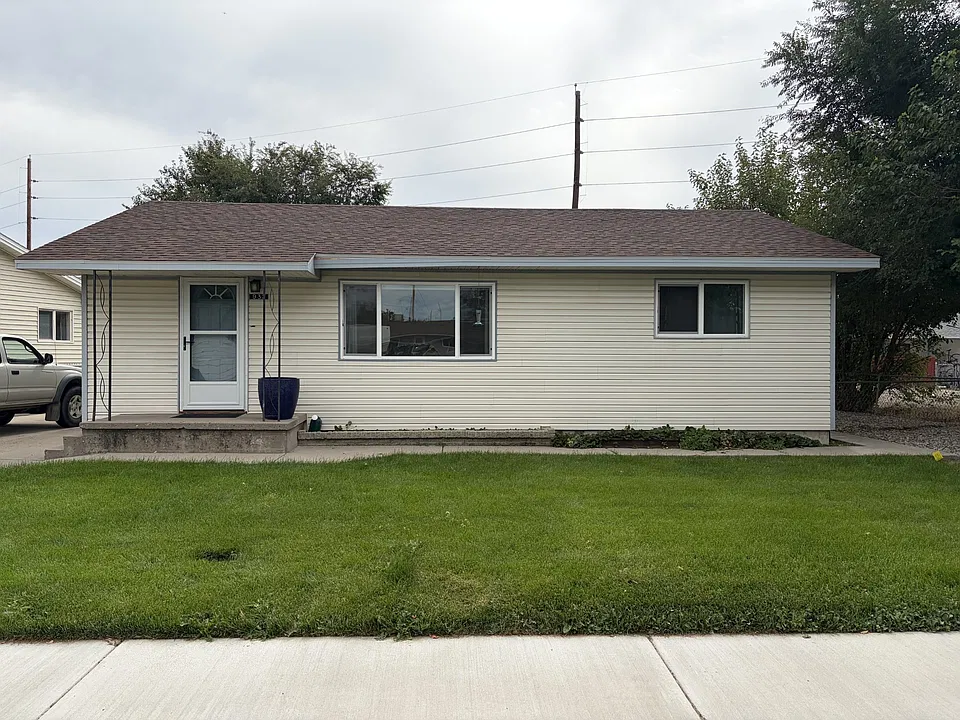 932 Laura Ave