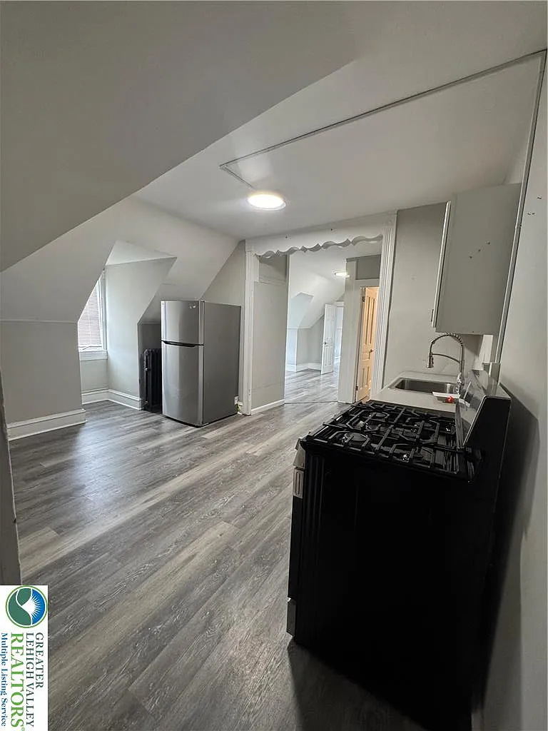 1 bed, 631 sqft, $950 — Photo 2