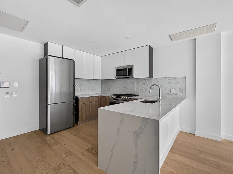 148-33 90th Ave #503 — Photo 4
