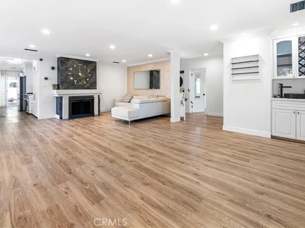 5400 Columbus Ave, Sherman Oaks, CA 91411