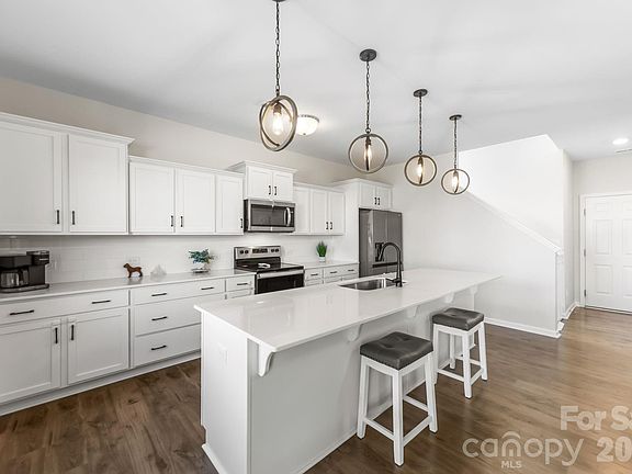5th image of 133 Aspire Cir