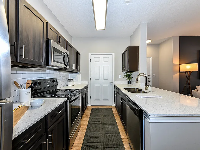 Avana North Point — Photo 38