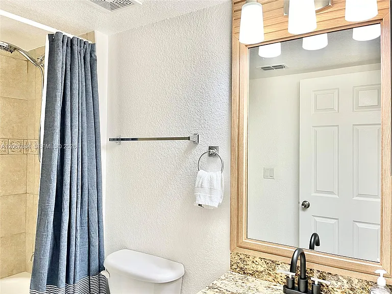 221 Palm Dr #306 — Photo 7