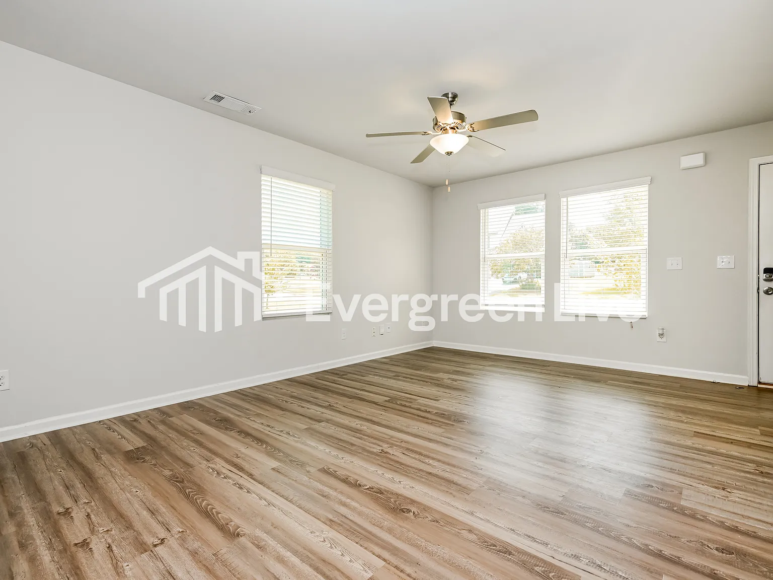 4 bed, 2.5 bath, 1800 sqft, $1,845 — Photo 3