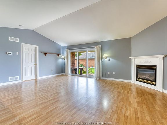 4th image of 11181 Firgrove Dr