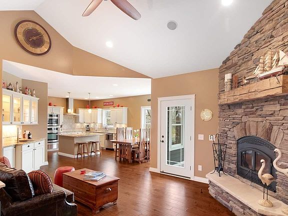 5th image of 2175 Abbie Ln