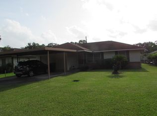 811 S 14th St, Nederland, TX 77627