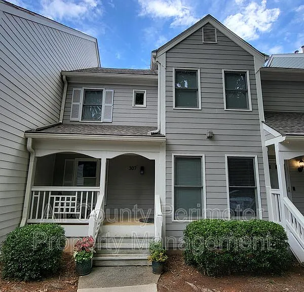 307 Hollyfax Cir — Photo 1