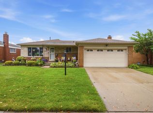 27952 Thomas Ave, Warren, MI 48092