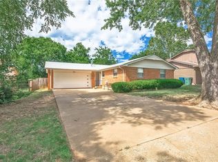 713 Elmwood Dr, Edmond, OK 73013