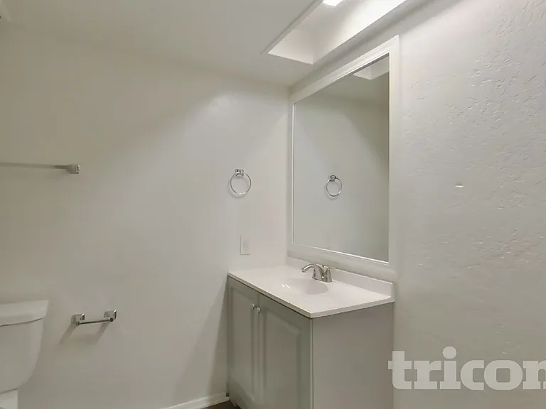 7805 W Cora Ln — Photo 17