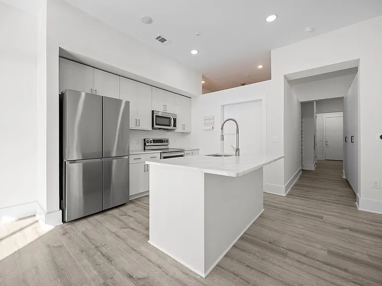 2441 Campus Shore Dr #109-A — Photo 4