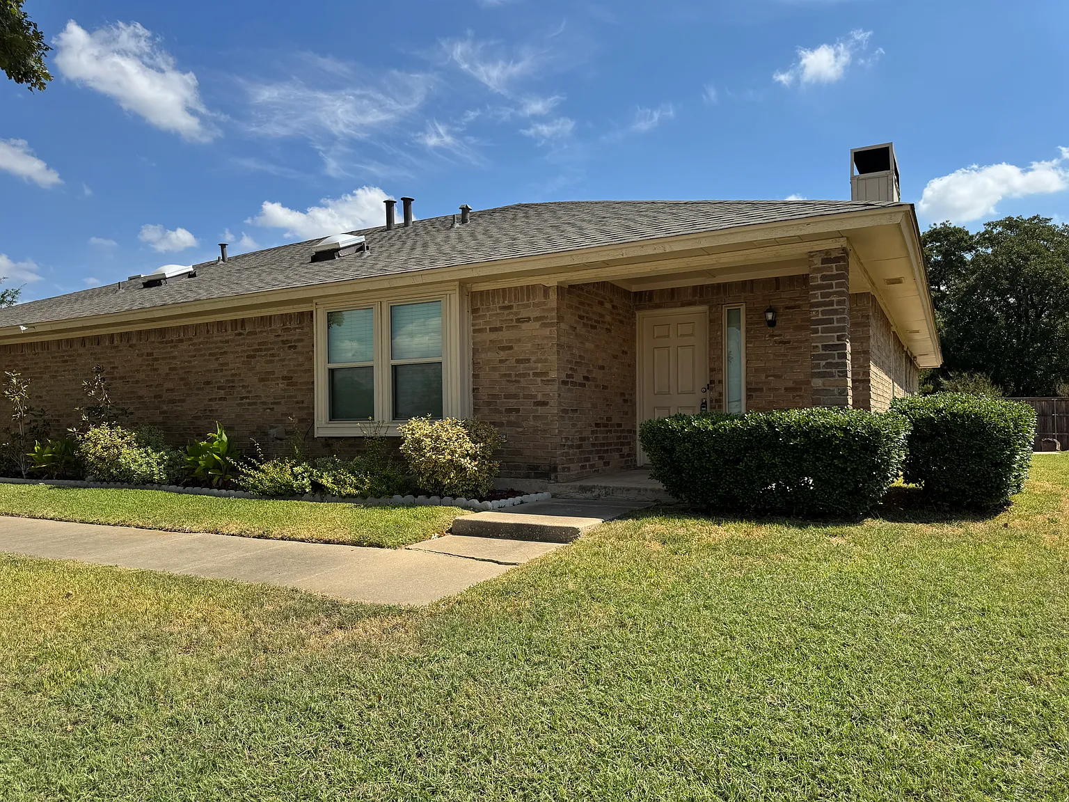 1628 Brown Trl — Photo 1