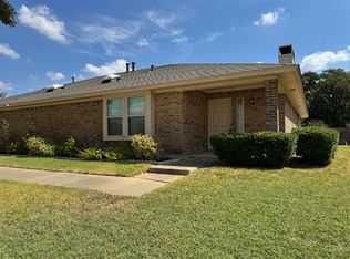 1628 Brown Trl #1628, Hurst, TX 76054