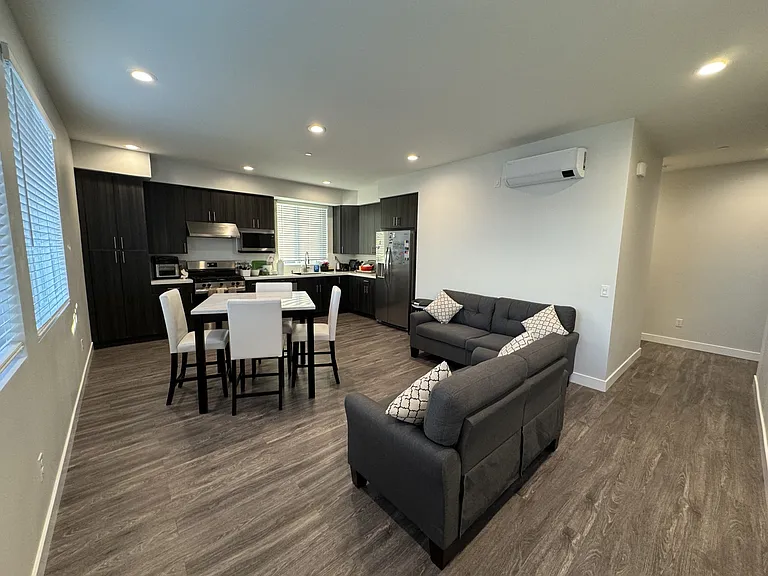 1298 W 37th St #2 — Photo 2