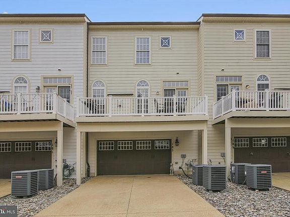 3rd image of 185 Norwich Ln