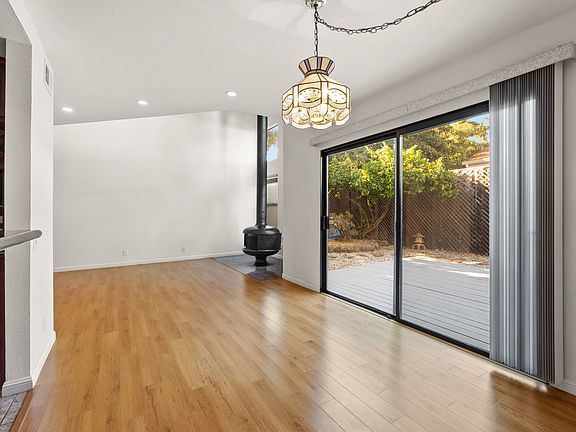 4th image of 4776 Lago Vista Cir
