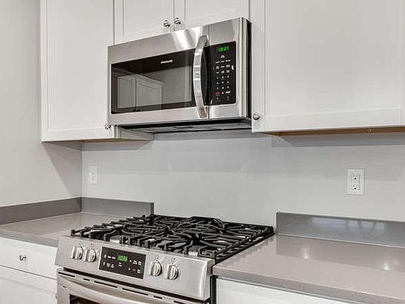 4th image of 11014 NE 23rd Cir