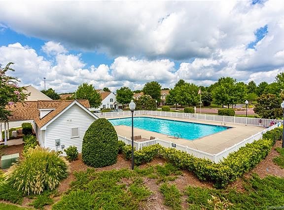 2nd image of 11404 Glaetzer Ln