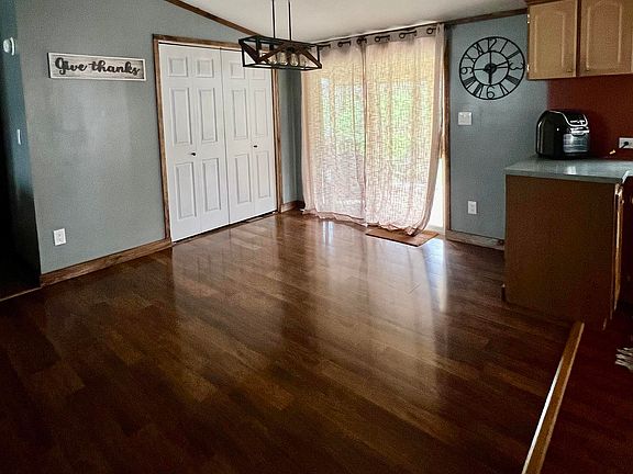 3rd image of 913 W County Road 850 N