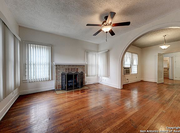3rd image of 131 E Mayfield Blvd