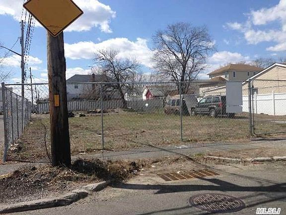 3rd image of 16410 104th St