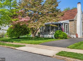 404 Edwards Dr, Brookhaven, PA 19015